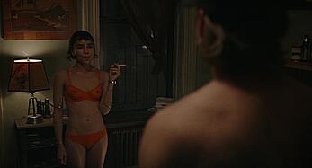 Actress - Zoe Kravitz: Movie - Caught Stealing